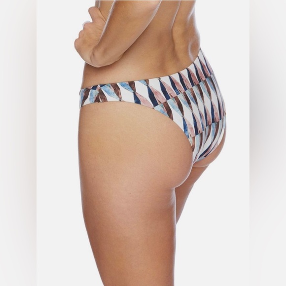 NWT! Splendid Deco medium 2Piece bikini. Triangle top $68, French Cut bottom $56 - Picture 5 of 16